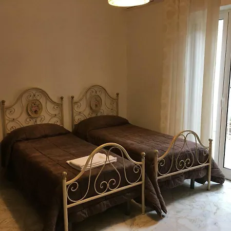 לינה וארוחת בוקר San Pietro בארי